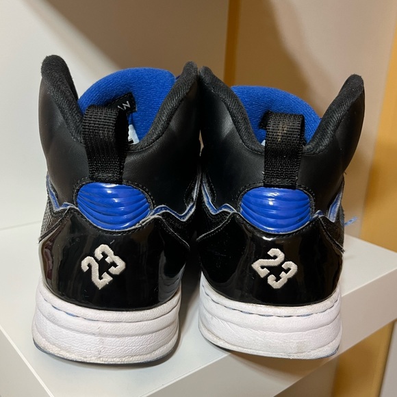 Air Jordan Sneakers - Picture 2 of 8